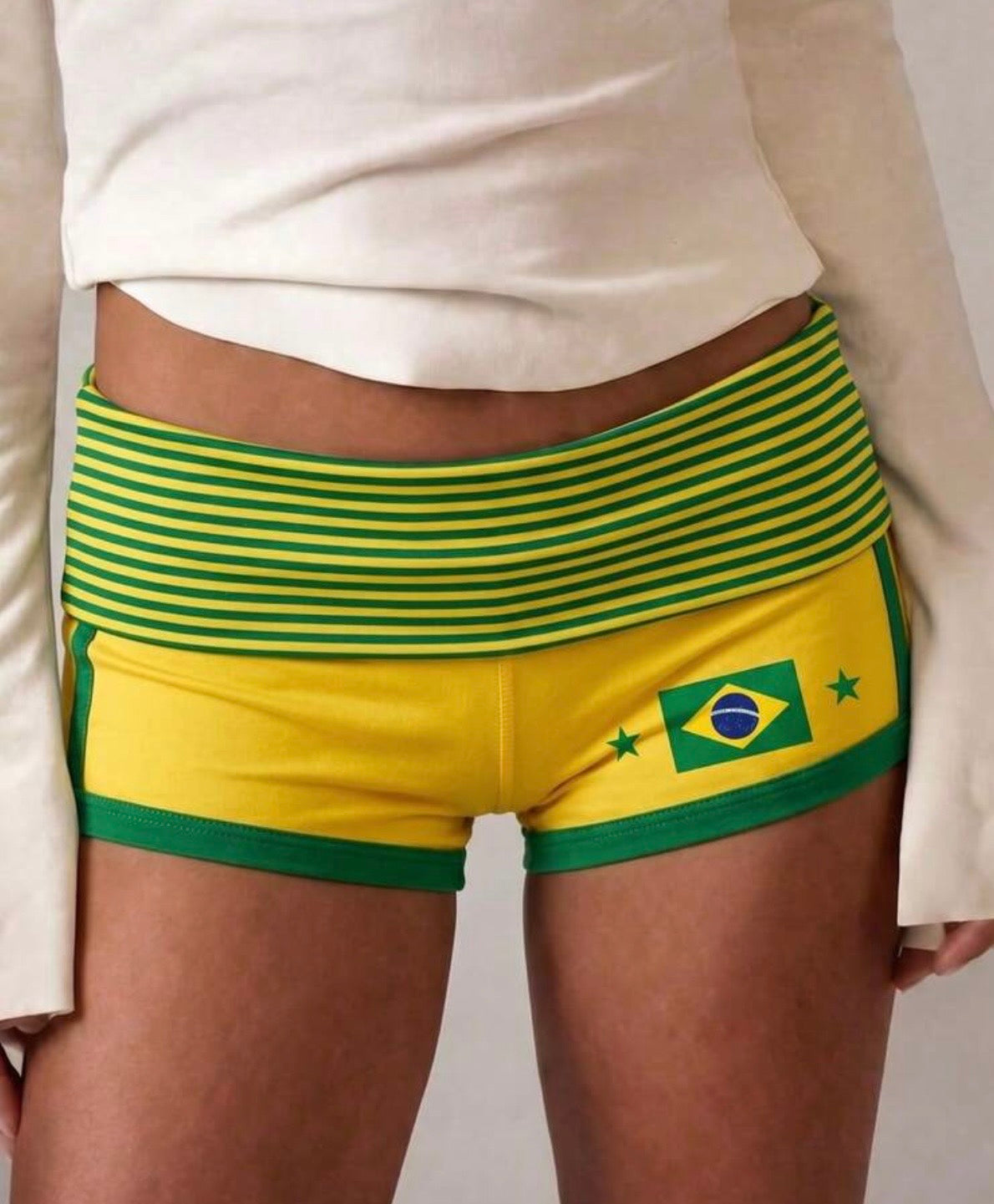 Shorts Amarelo Listrado